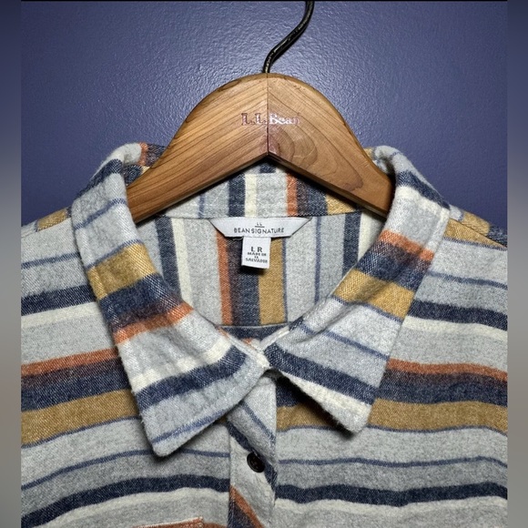 L.L. Bean Signature Series Aztec Archive Chamois Tunic Shirt w/ Pockets - Picture 2 of 16